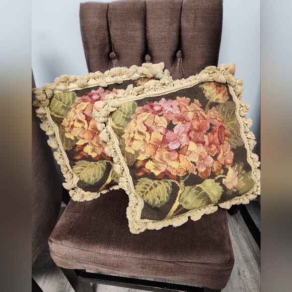 Wool Needlepoint Kathryn White Design Hydrangea Tasseled Pillows 2 Piece.  C0938 - Picture 1 of 10